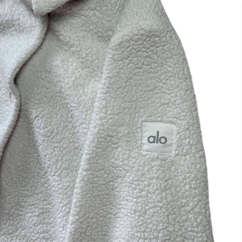 ALO YOGA Micro Sherpa Envy Shacket, Sherpa Snap-Front Jacket, Fleece, Size